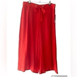 NEW THALIA SODI Red Capri /Crop  Wide Leg Pants Size Large